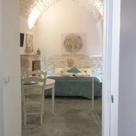 Guest house White Luxury By Gonewlocation