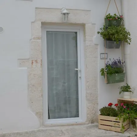 White Luxury By Gonewlocation Guest house