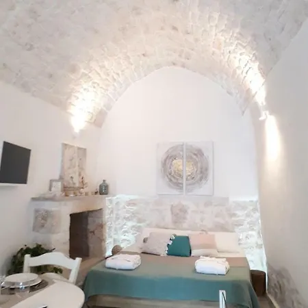 Guest house White Luxury By Gonewlocation