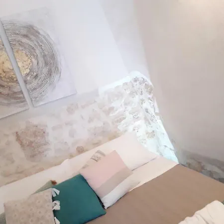 Guest house White Luxury By Gonewlocation *